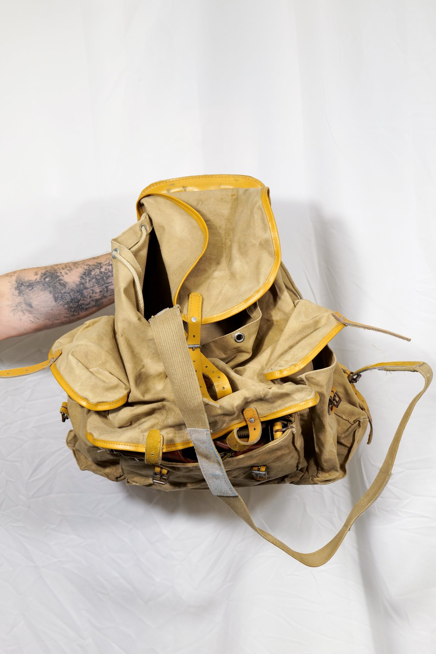 1940s 1950s Hiking Backpack By La Fuma