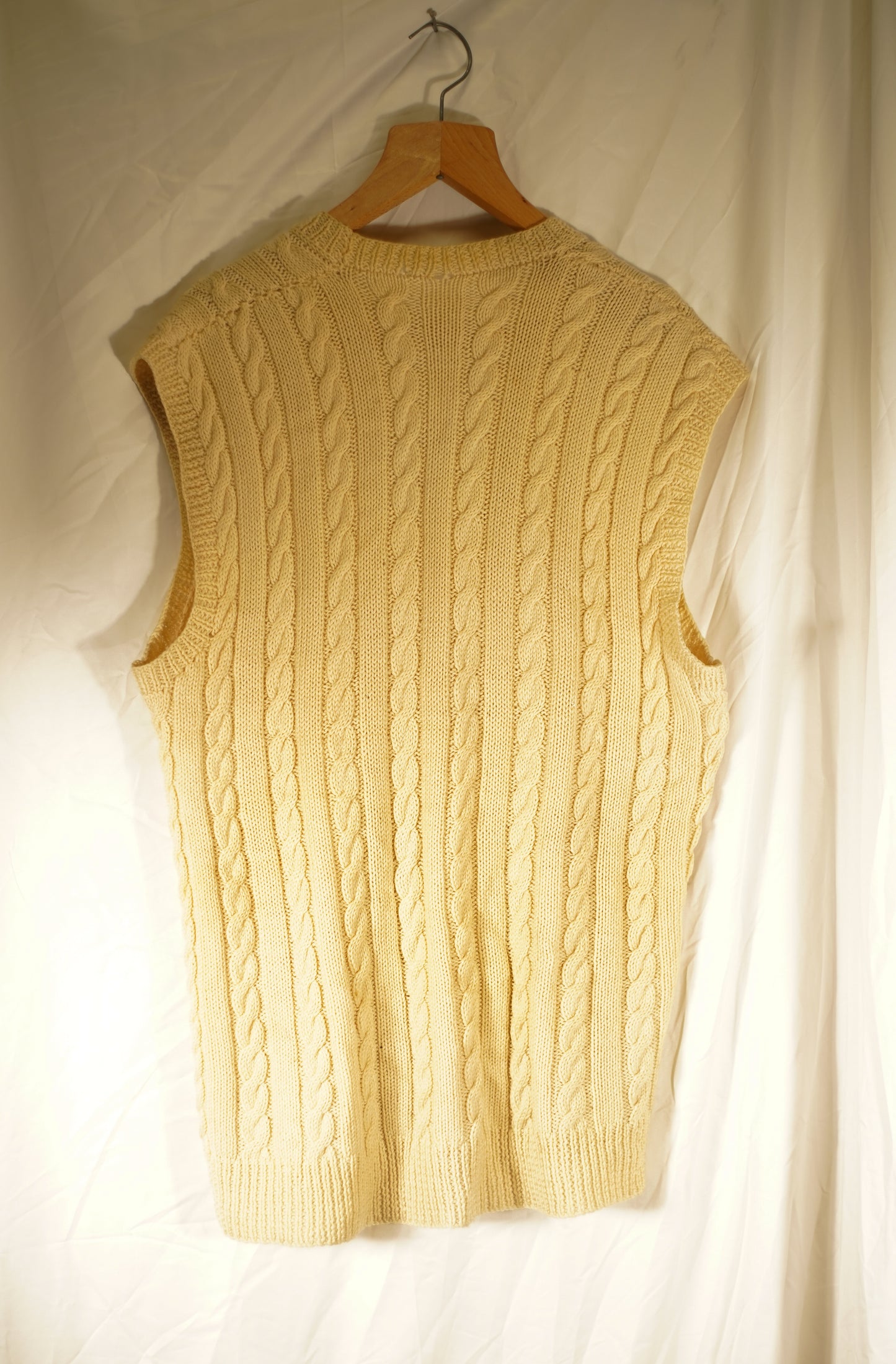 British 1970s Does 1940s Hand Knitted Woolen Slipover