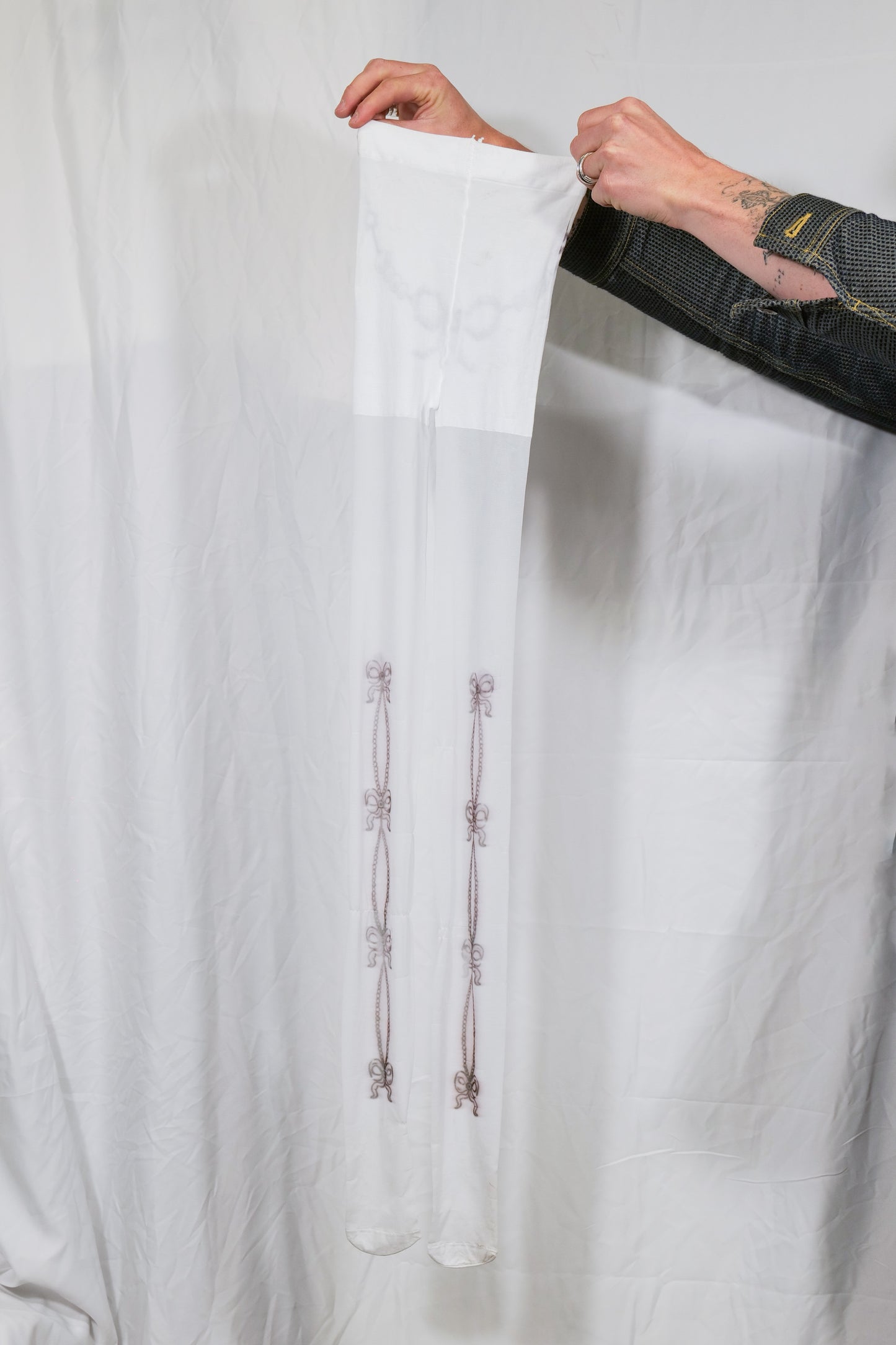 Barricades9999 Necklace Drawing Stockings