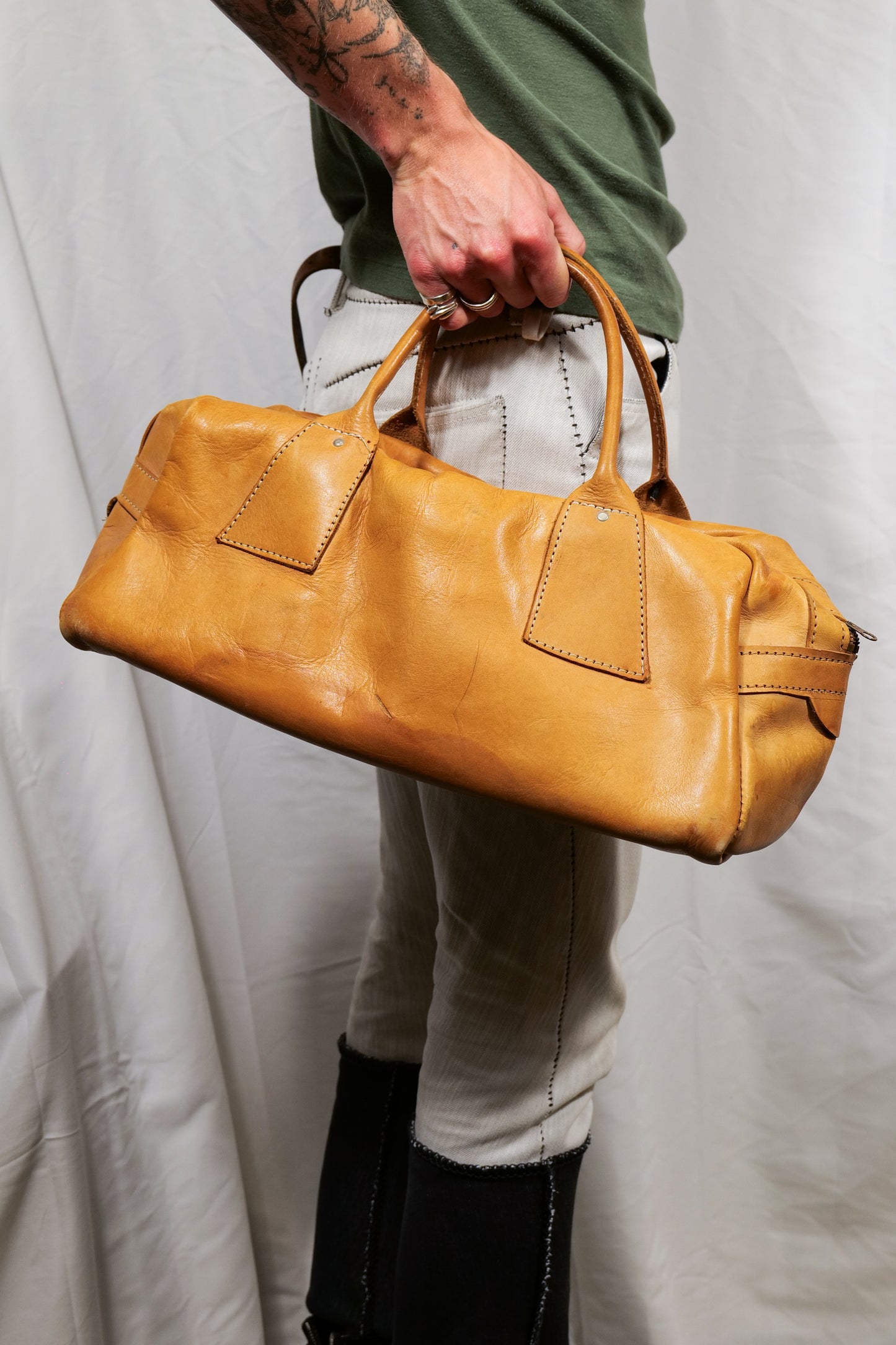 British 1950s 1960s Leather Duffel Bag With Lightning Zipper