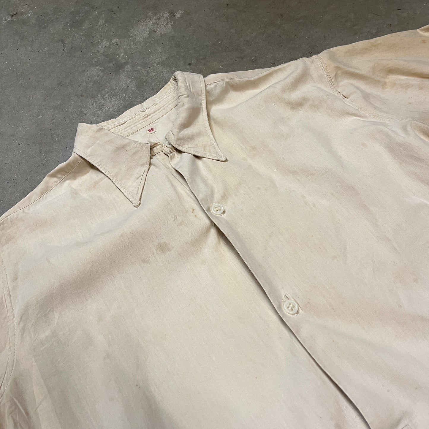 Distressed 1940s French Spearpoint Collar Shirt With Glass Buttons