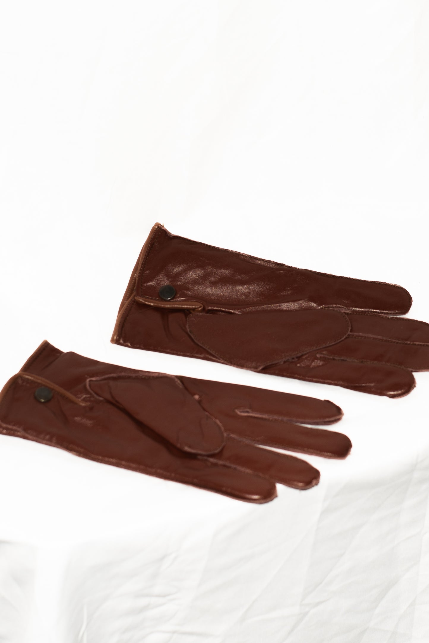 1970s Driving Snap Closure Gloves