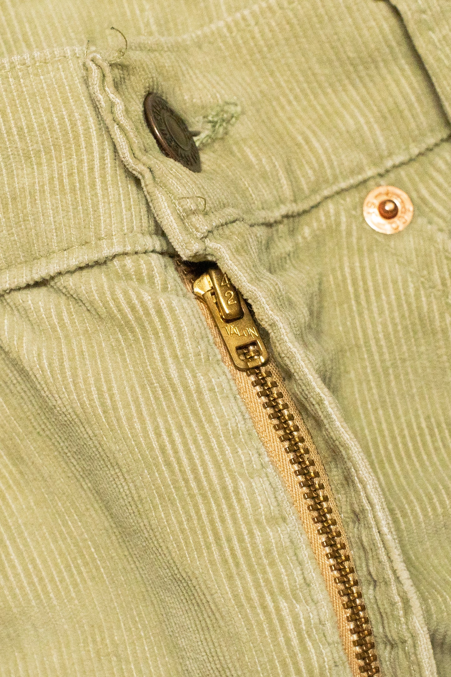 1960s 1970s White Tab Levis Cord Trousers