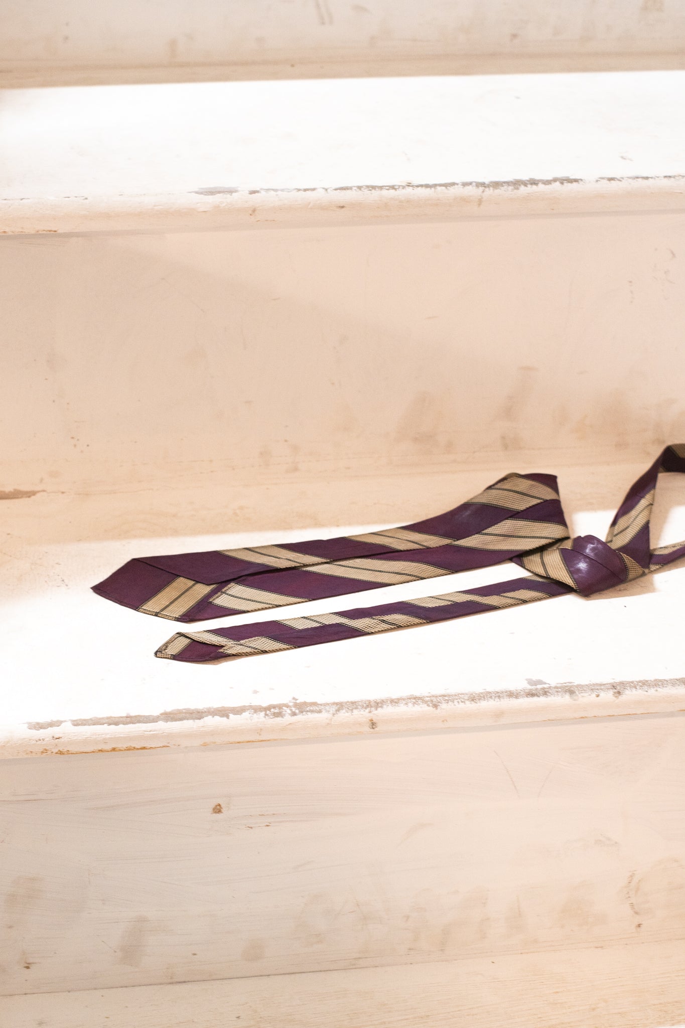 French 1930s Tie Distressed Style