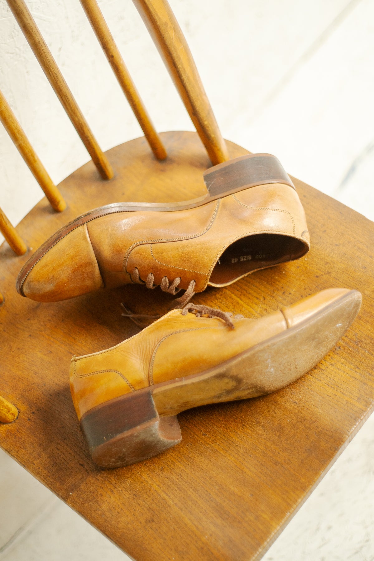 Vintage 1970s Cuban Heel Pointy Oxford Shoes EU42