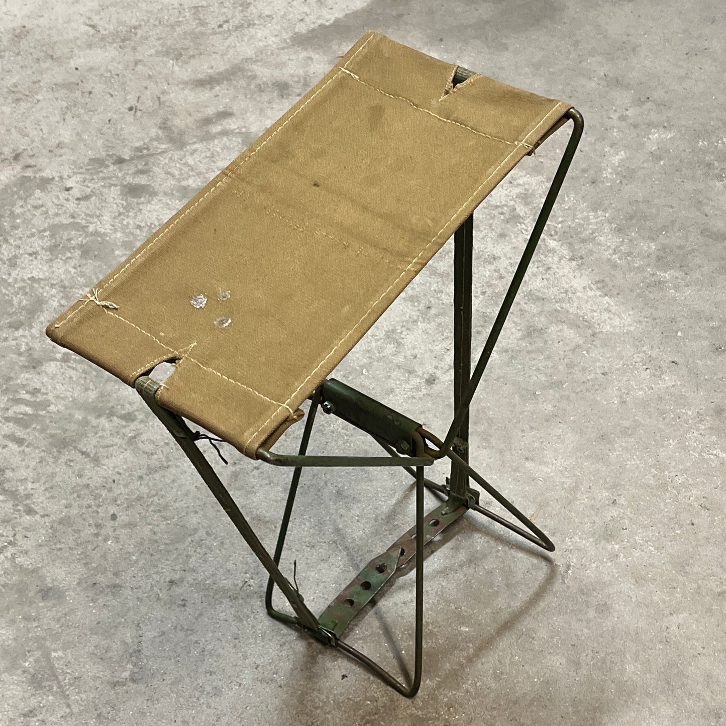 1940s Folding Camping Chair 19UJMILITARIA
