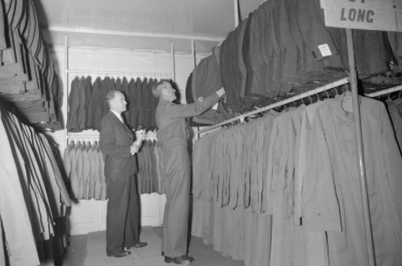Post WW2 1950s Demobilisation Raglan Sleeve Rain Coat