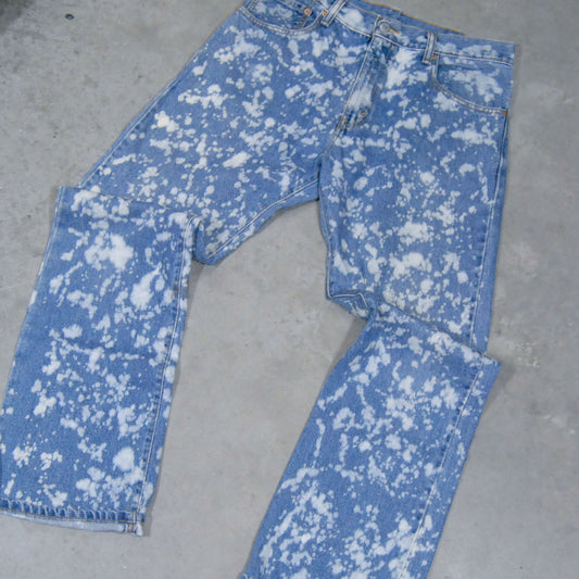 Vintage Levis Bleached Denim In Straight Fit Cut