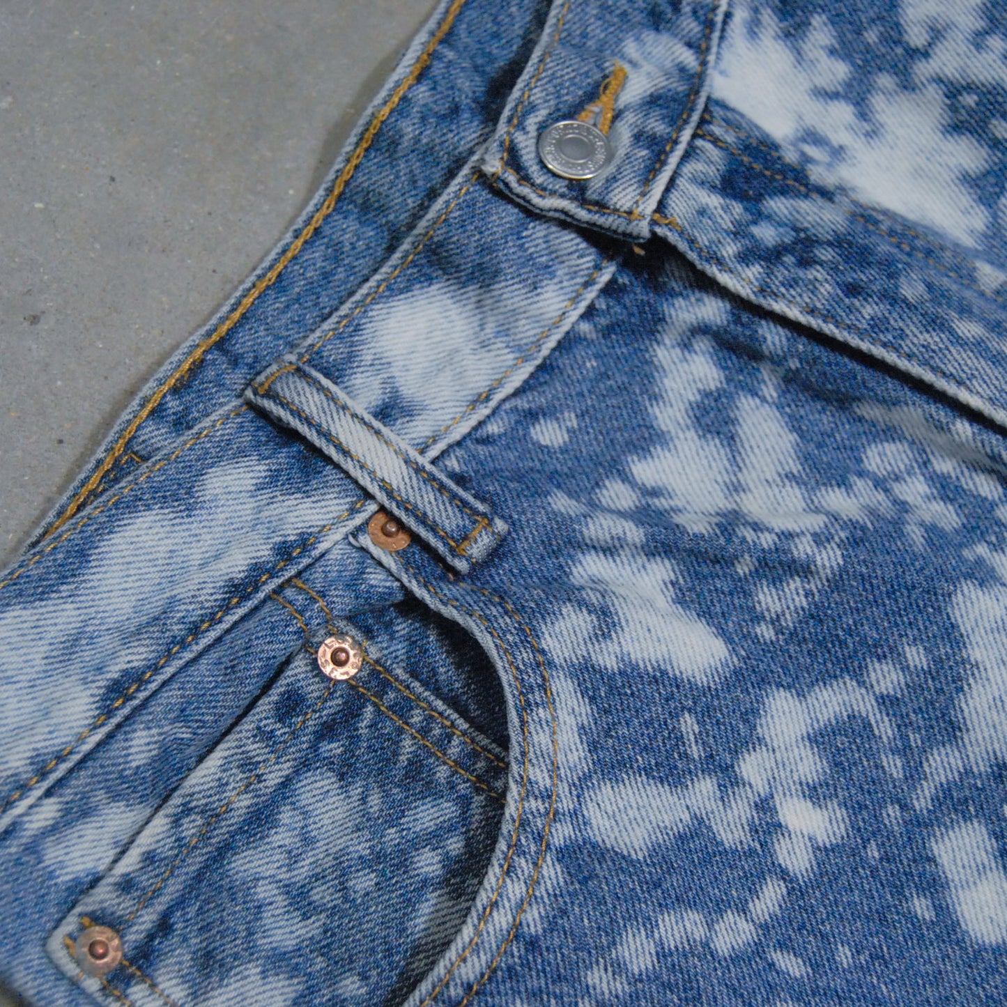 Vintage Levis Bleached Denim In Straight Fit Cut