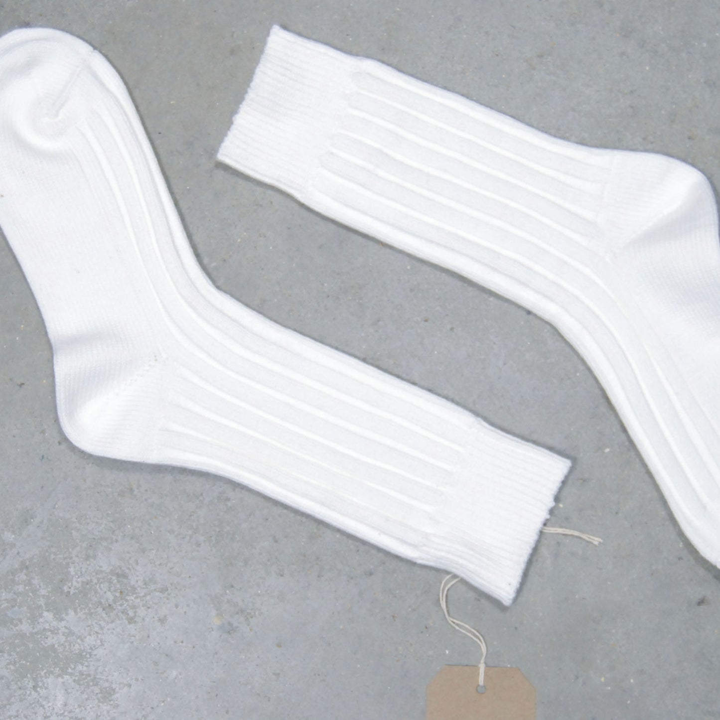 19UJ ESSENTIALS: White Textured Sock (One Pair)